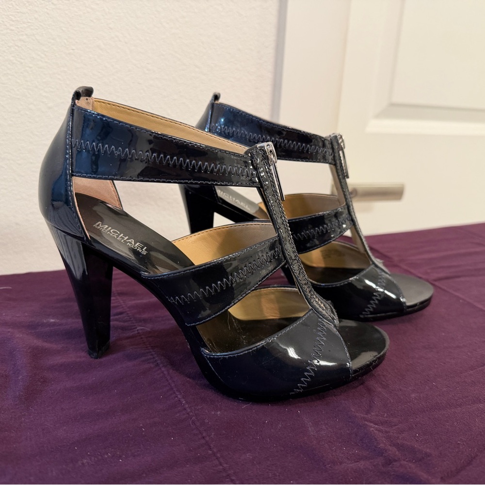 Michael Kors Navy Patent Leather Zip-Front Women's Heels - Size 7 - Picture 5 of 8